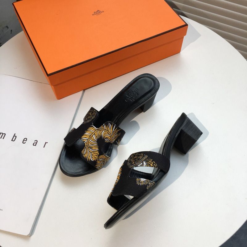 H**mes oran sandals in black