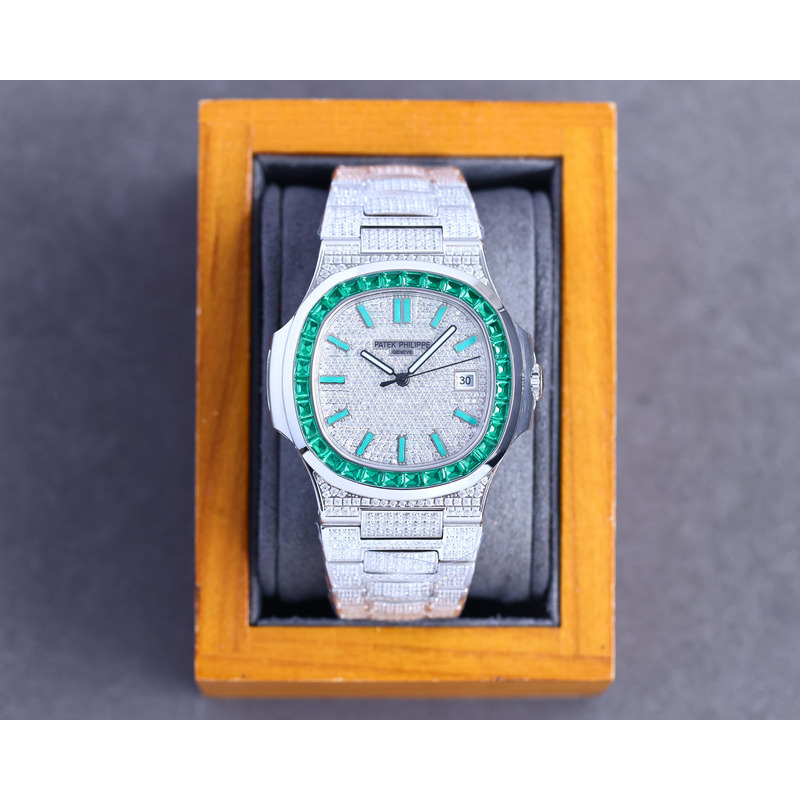 patek philippe nautilus 5711 green emerald Di*m*nds
