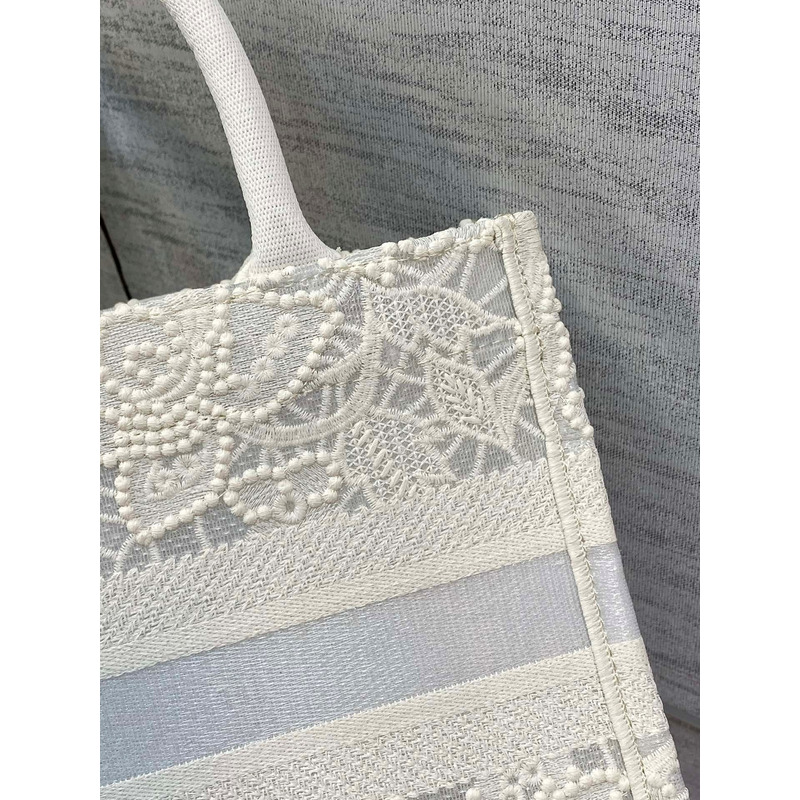 D*or book tote natural macramé-effect embroidery