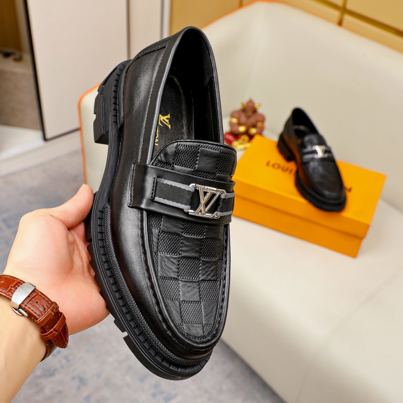 l**is V*t*n major loafer