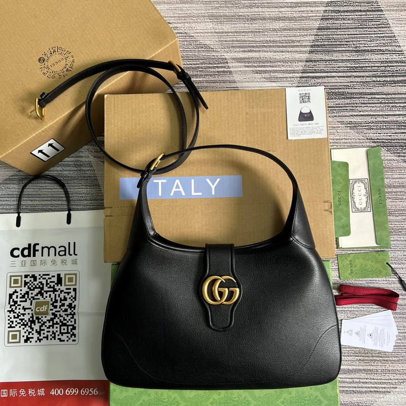 G*u*i aphrodite medium crescent shoulder bag black