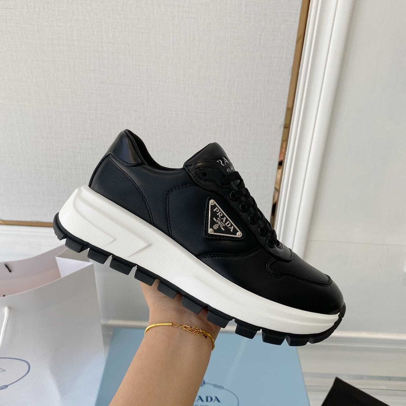 Pra*a leather sneakers black