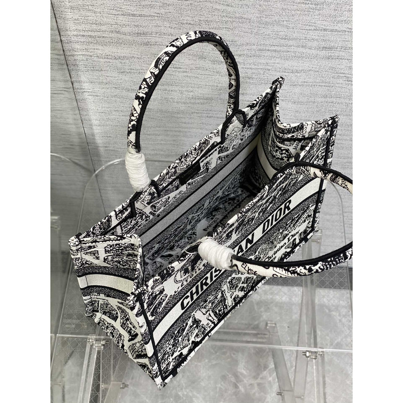 D*or book tote meduim plan de paris embroidery white and black