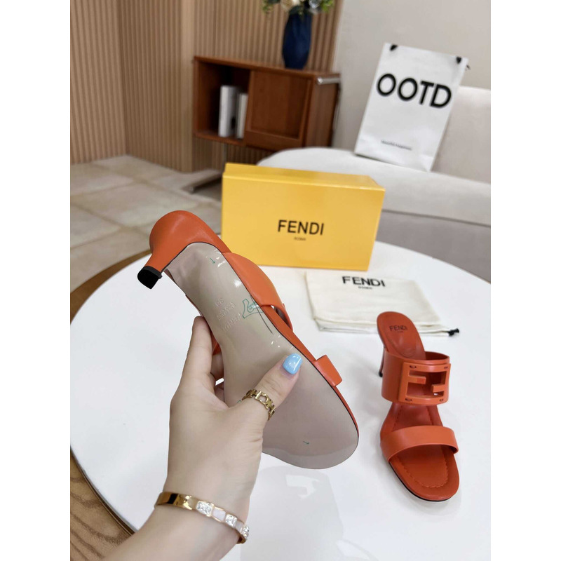 F**di women\