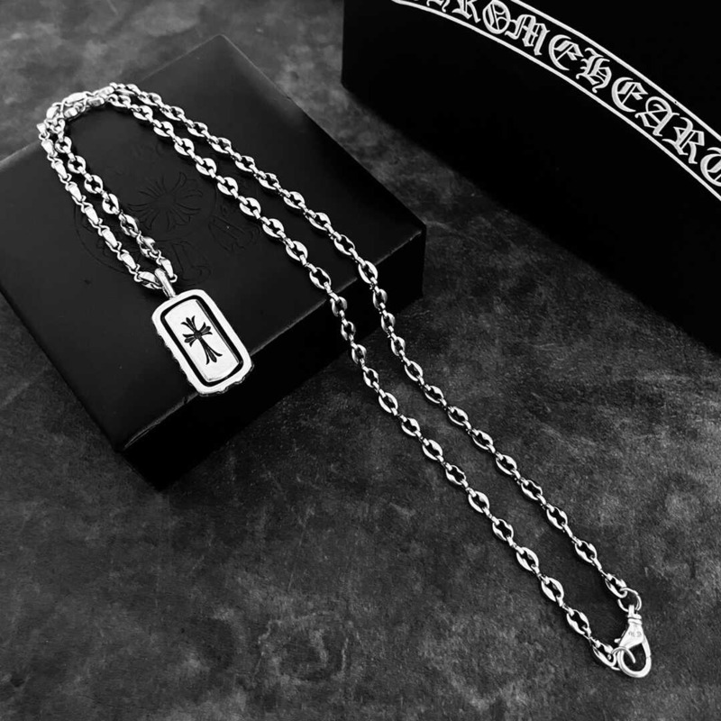 Ch*0me He**ts sterling silver necklace