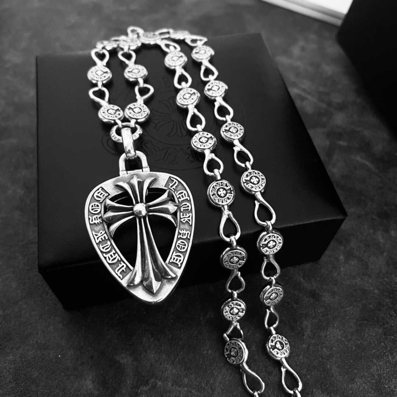 Ch*0me He**ts sterling silver necklace