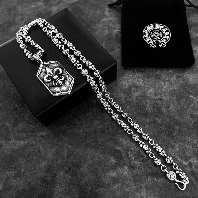 Ch*0me He**ts sterling silver necklace