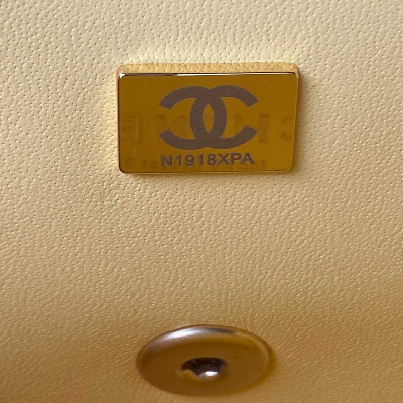 Ch*el classic flap bag in yellow