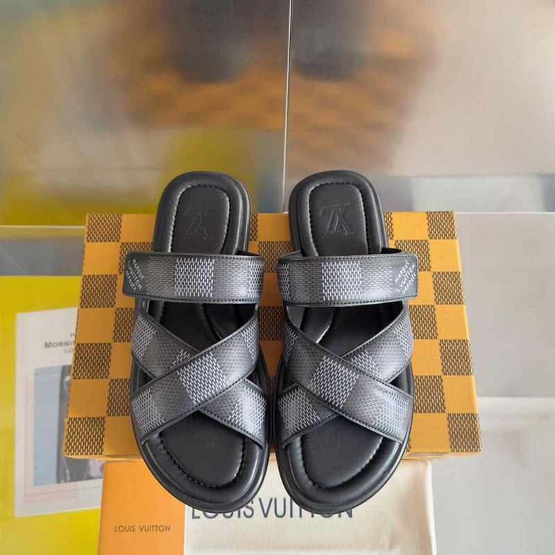 l**is V*t*n venice mule in monogram eclipse