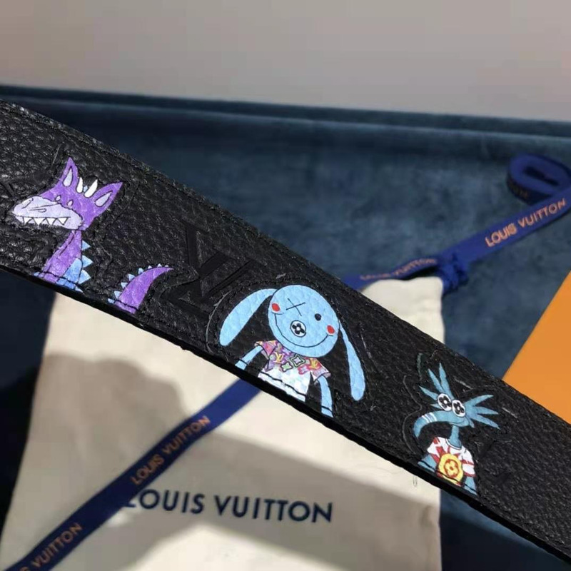 l**is V*t*n carton black belt 40mm